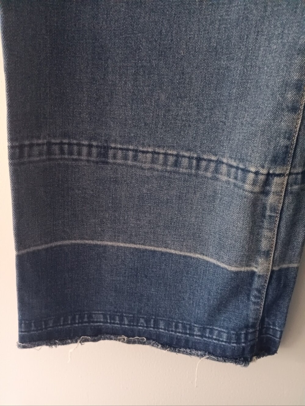 Veronica Beard Grant Blue High Rise Wide Leg Cropped Jeans Raw Hem Denim Size 27 - Picture 6 of 9